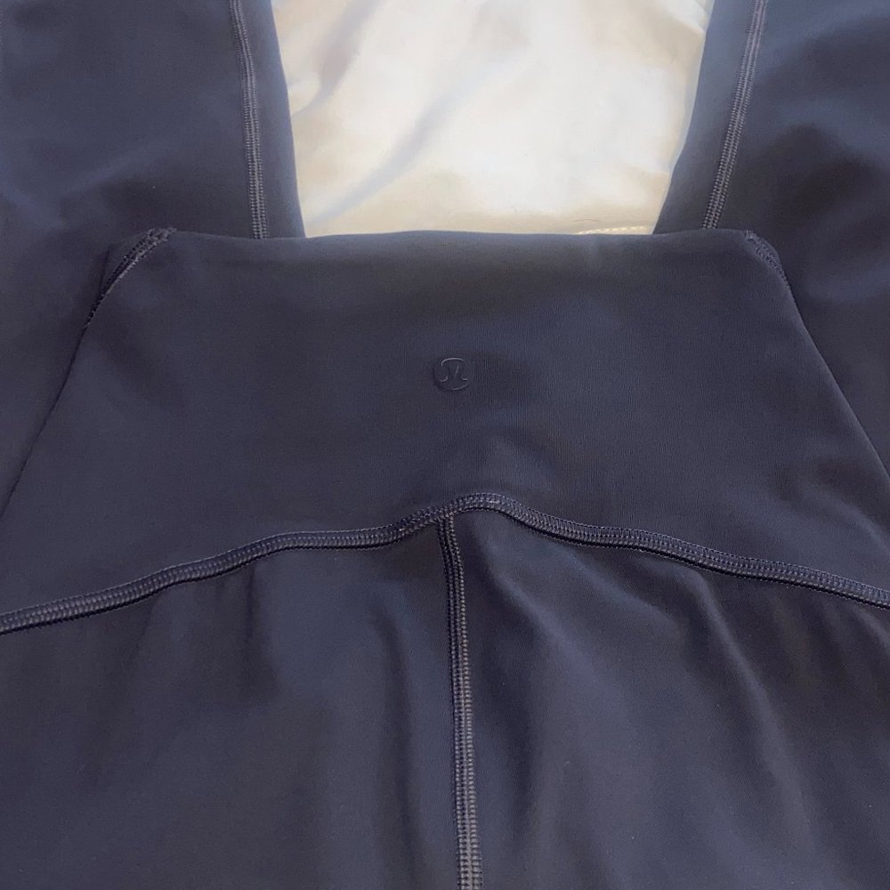 Lululemon Gray Purple 3/4 Inch Leggings (Size 2)